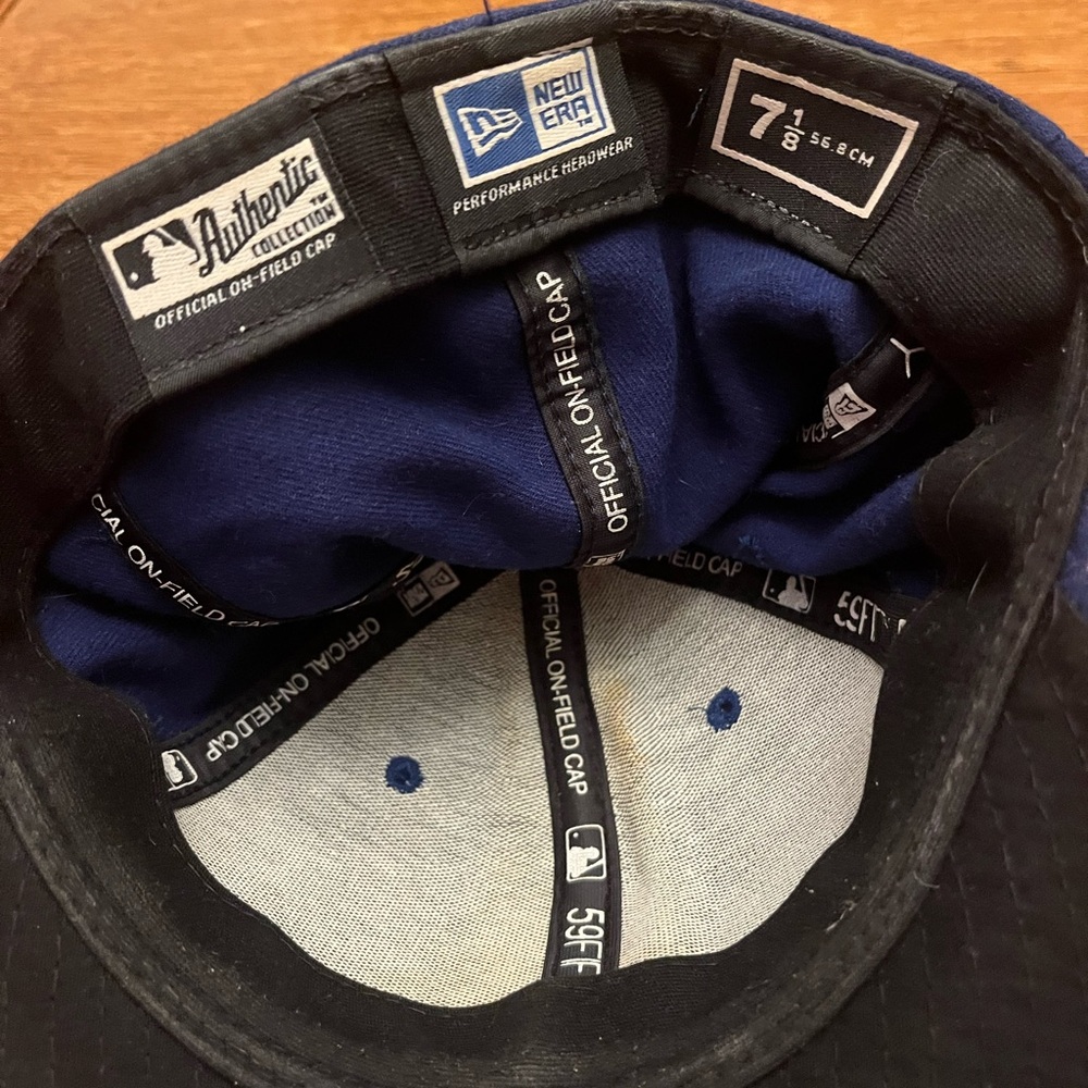 Chicago Cubs Fitted Baseball Cap - Picture 2 of 3